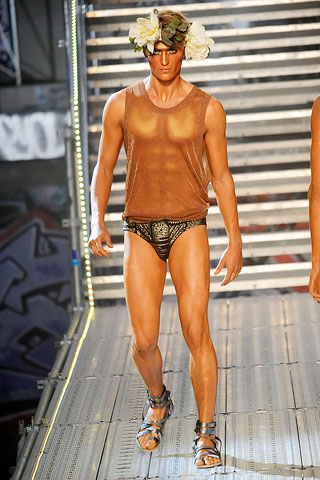 John Galliano / - 2010